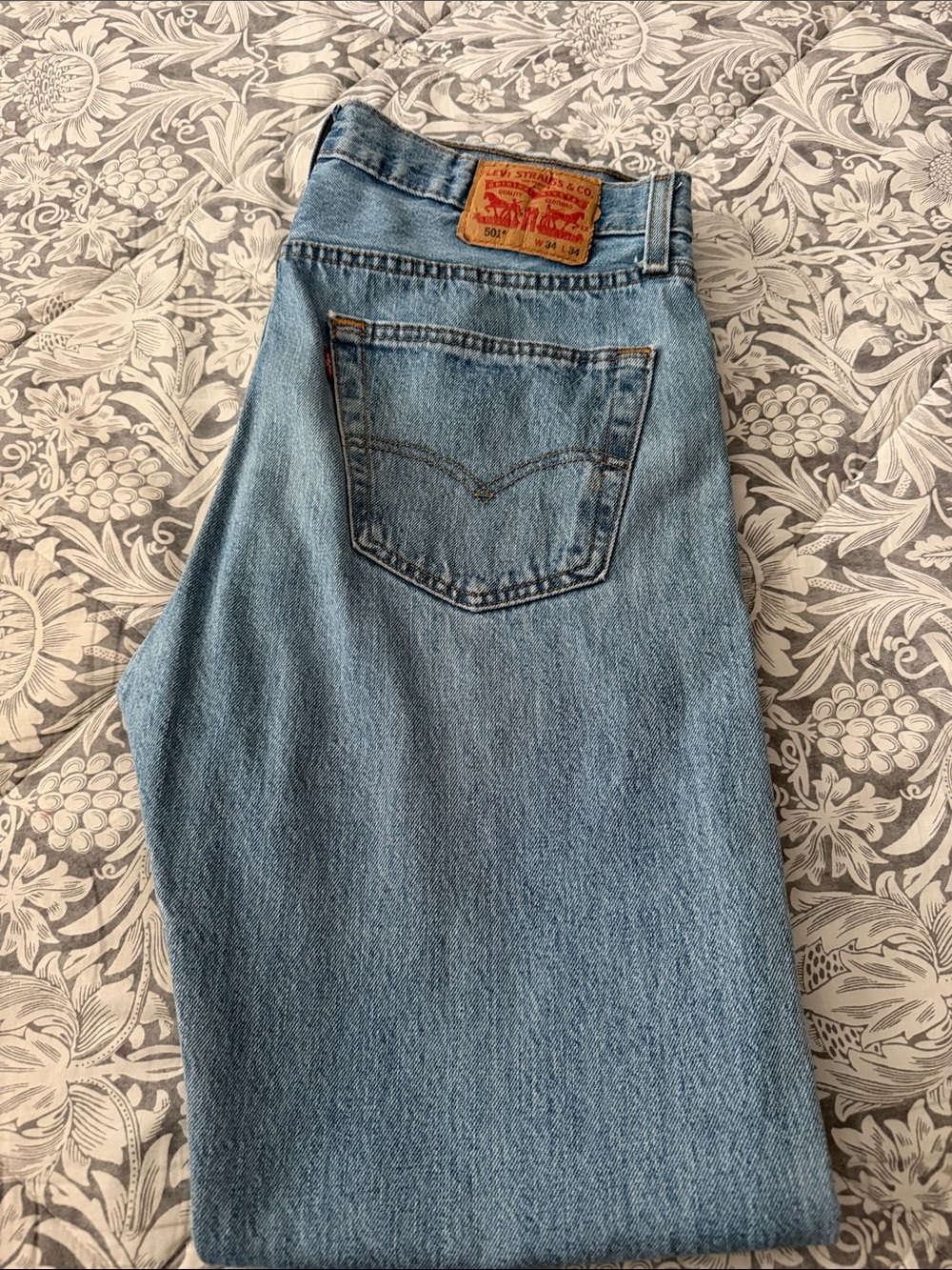Levi's 501  Men's Light Blue Straight-Leg Jeans